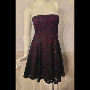 ❤️ Love Reign Party Dress fully lined, Covered with Lace & Sequins Size Small